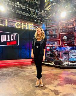 Mia Ceran feet photo thumbnail