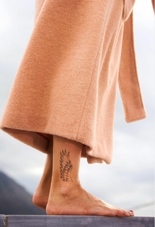 Mia Evgeniadi feet photo 1