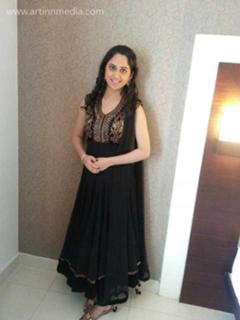 Mia George feet photo thumbnail