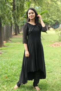 Mia George feet photo thumbnail