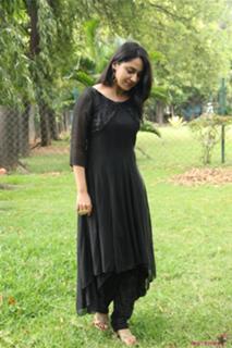 Mia George feet photo thumbnail