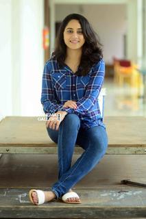 Mia George feet photo thumbnail