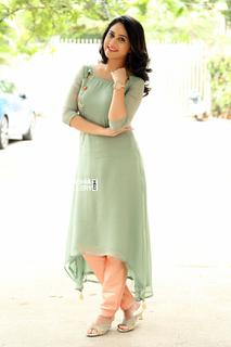 Mia George feet photo thumbnail