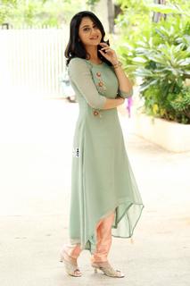 Mia George feet photo thumbnail