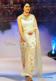 Mia George feet photo thumbnail