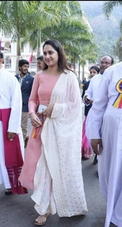 Mia George feet photo thumbnail