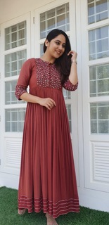 Mia George feet photo thumbnail