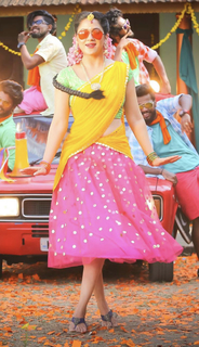 Mia George feet photo thumbnail