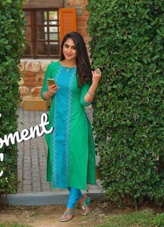 Mia George feet photo thumbnail