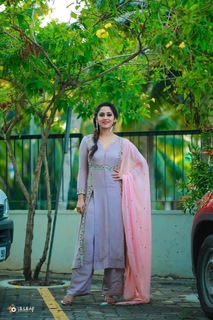 Mia George feet photo thumbnail