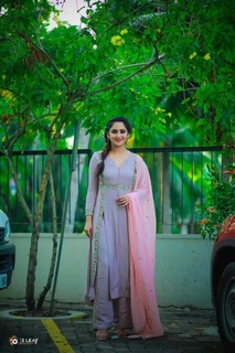 Mia George feet photo thumbnail