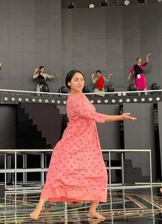 Mia George feet photo thumbnail