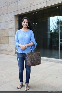 Mia George feet photo thumbnail