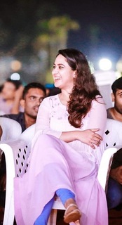 Mia George feet photo thumbnail