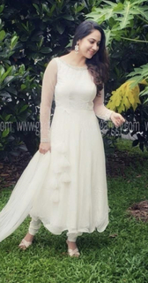 Mia George feet photo thumbnail