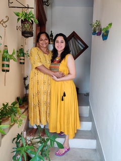 Mia George feet photo thumbnail