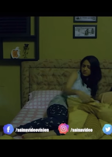 Mia George feet photo thumbnail