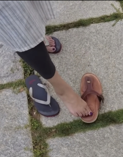 Mia George feet photo thumbnail