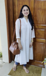 Mia George feet photo thumbnail