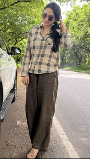 Mia George feet photo thumbnail