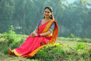 Mia George feet photo thumbnail