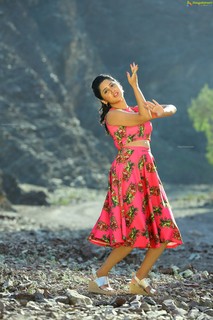 Mia George feet photo thumbnail