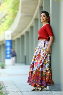 Mia George feet photo thumbnail