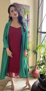 Mia George feet photo thumbnail