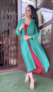 Mia George feet photo thumbnail