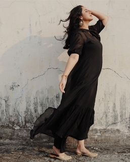 Mia George feet photo thumbnail