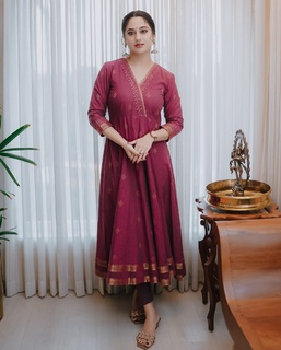 Mia George feet photo thumbnail