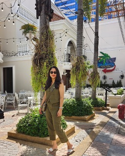 Mia George feet photo thumbnail