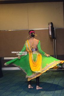 Mia George feet photo thumbnail