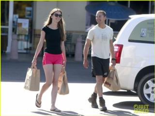 Mia Goth feet photo thumbnail