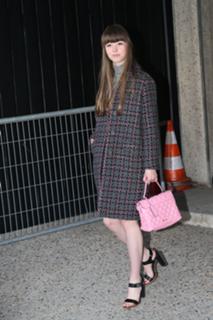 Mia Goth feet photo thumbnail