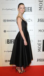 Mia Goth feet photo thumbnail