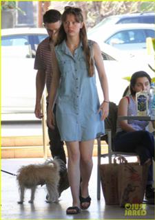 Mia Goth feet photo thumbnail