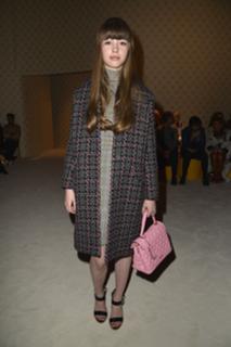 Mia Goth feet photo thumbnail