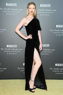 Mia Goth feet photo thumbnail