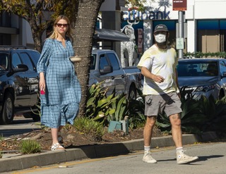 Mia Goth feet photo thumbnail