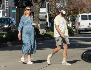 Mia Goth feet photo thumbnail