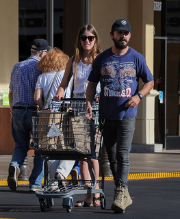 Mia Goth feet photo thumbnail