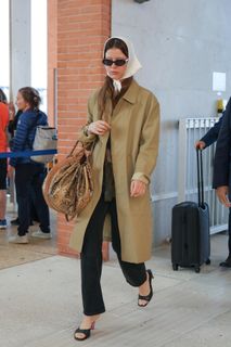 Mia Goth feet photo thumbnail