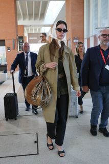 Mia Goth feet photo thumbnail