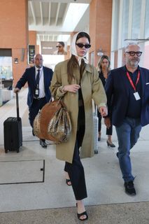 Mia Goth feet photo thumbnail