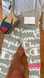 Mia Kang feet photo 17