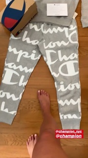 Mia Kang feet photo 16