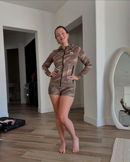 Mia Kang feet photo 11