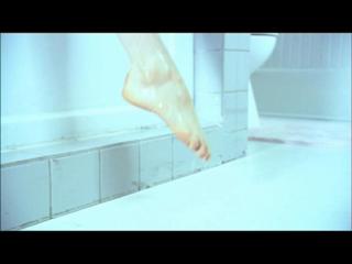 Mia Kirshner feet photo thumbnail