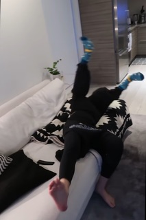 Mia Plays feet photo thumbnail